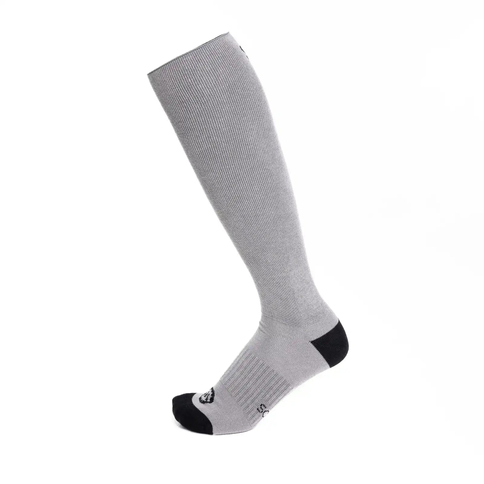 mujer y hombre media compresion gris y negra