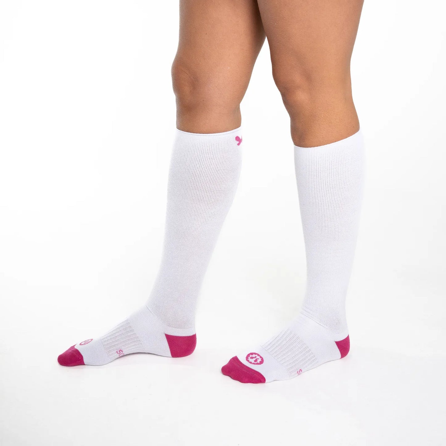 Calcetines compresivos para varices, color blanco con puntera y rosa fucsia